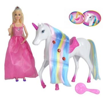 Papusa printesa in rochie lunga roz si coroana argintie in par si un unicorn alb cu o coama lunga in culorile curcubeului cu sa si corn cu lumina