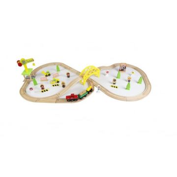 Set Trenulet cu sine, figurine si accesorii din lemn, Multicolor