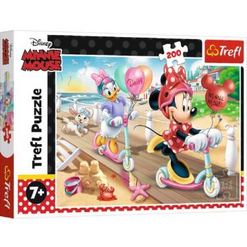 Puzzle 200. Minnie, distractie la plaja