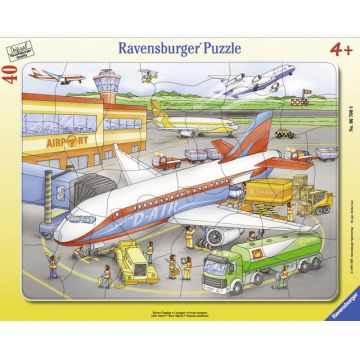 Puzzle micul Aeroport 40 piese Ravensburger