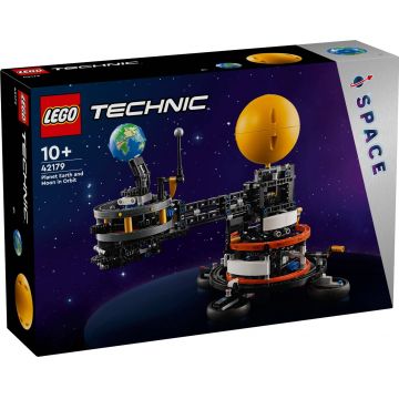 LEGO® Technic - Planeta Pamant si Luna in orbita (42179)