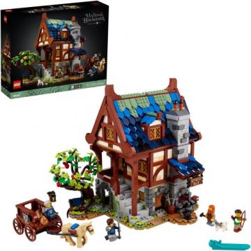 LEGO Ideas - Fierar medieval 21325, 2164 piese LEGO Ideas - Fierar medieval 21325, 2164 piese