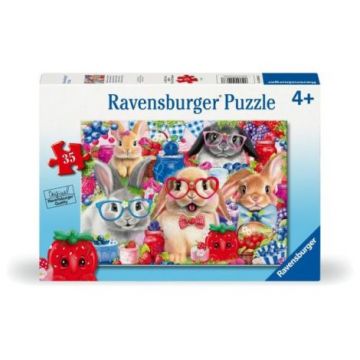 Ravensburger - Puzzle iepurasi si fructe de padure 35 piese