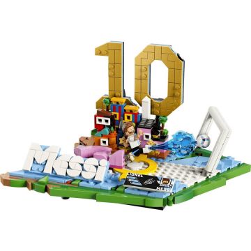 LEGO® Set de constructie LEGO Editions - Lionel Messi – Momente importante din fotbal 43011, Jucarii pentru Copii, Jucarii pentru Baieti, Decoratiuni pentru Living, Idee de Cadou pentru Copii, 500 piese, Varsta 10 ani, Multicolor