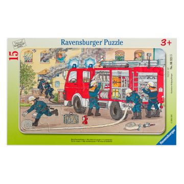 Puzzle Ravensburger din 15 de piese - Masina pompierilor