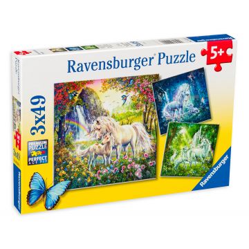 Puzzle Ravensburger din 3 x 49 de piese - Unicorni magici