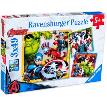 Puzzle Ravensburger din 3 x 49 de piese - Razbunatorii