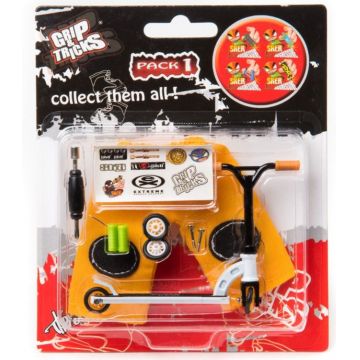 Jucarie pentru degete Grip&Trick - Trotineta, alba