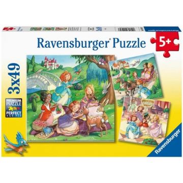 Puzzle Ravensburger din 3 x 49 de piese - Micile prințese