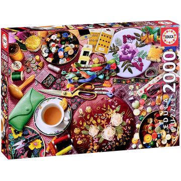 Puzzle Educa din 2000 piese - Masă de cusut