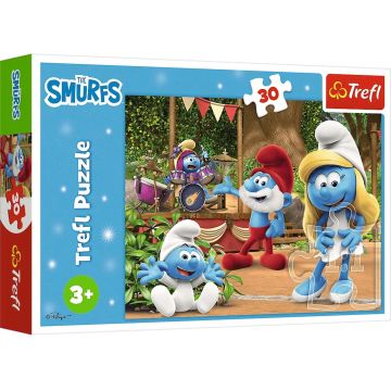 Puzzle pentru copii  Trefl din  30 piese - Smurfette and the Smurfs