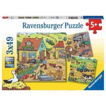 Puzzle Ravensburger din 3 x 49 piese - Distracție la fermă