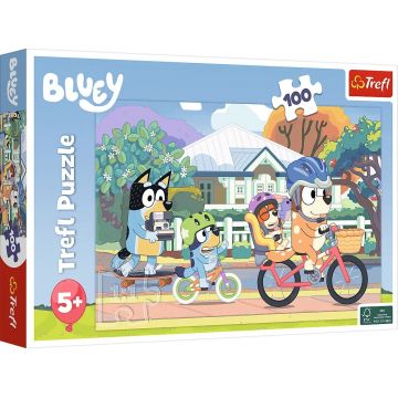 Puzzle Trefl din 100 de piese - Lumea veselă a lui Bluey
