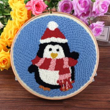 Set creativ pentru broderie Em Art - Pinguin de Crăciun, 20 x 20 cm