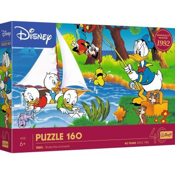 Puzzle Trefl din 160 piese - Mickey Mouse și prietenii: Aventuri pe malul lacului