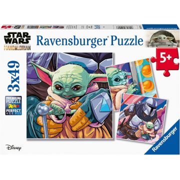 Puzzle pentru copii  Ravensburger 3 x 49 piese - The Mandalorian: Grogu Moments